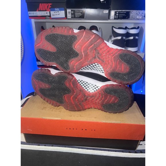 Preloved Jordan Retro 11 Bred SZ9 - Picture 7 of 16